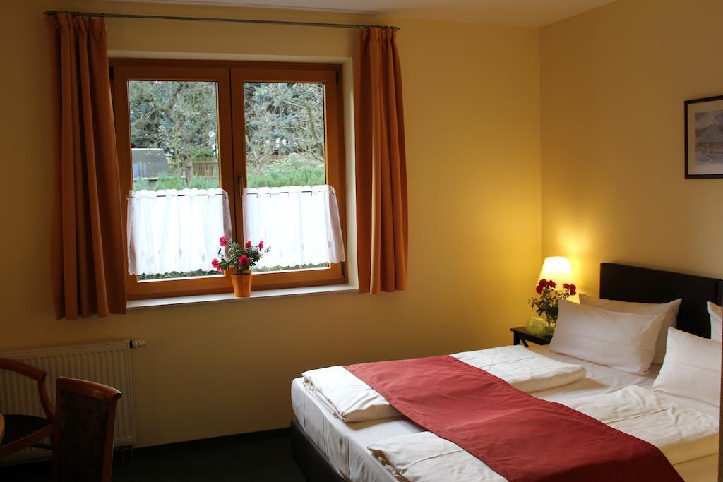 Landhotel Dresden Exterior photo