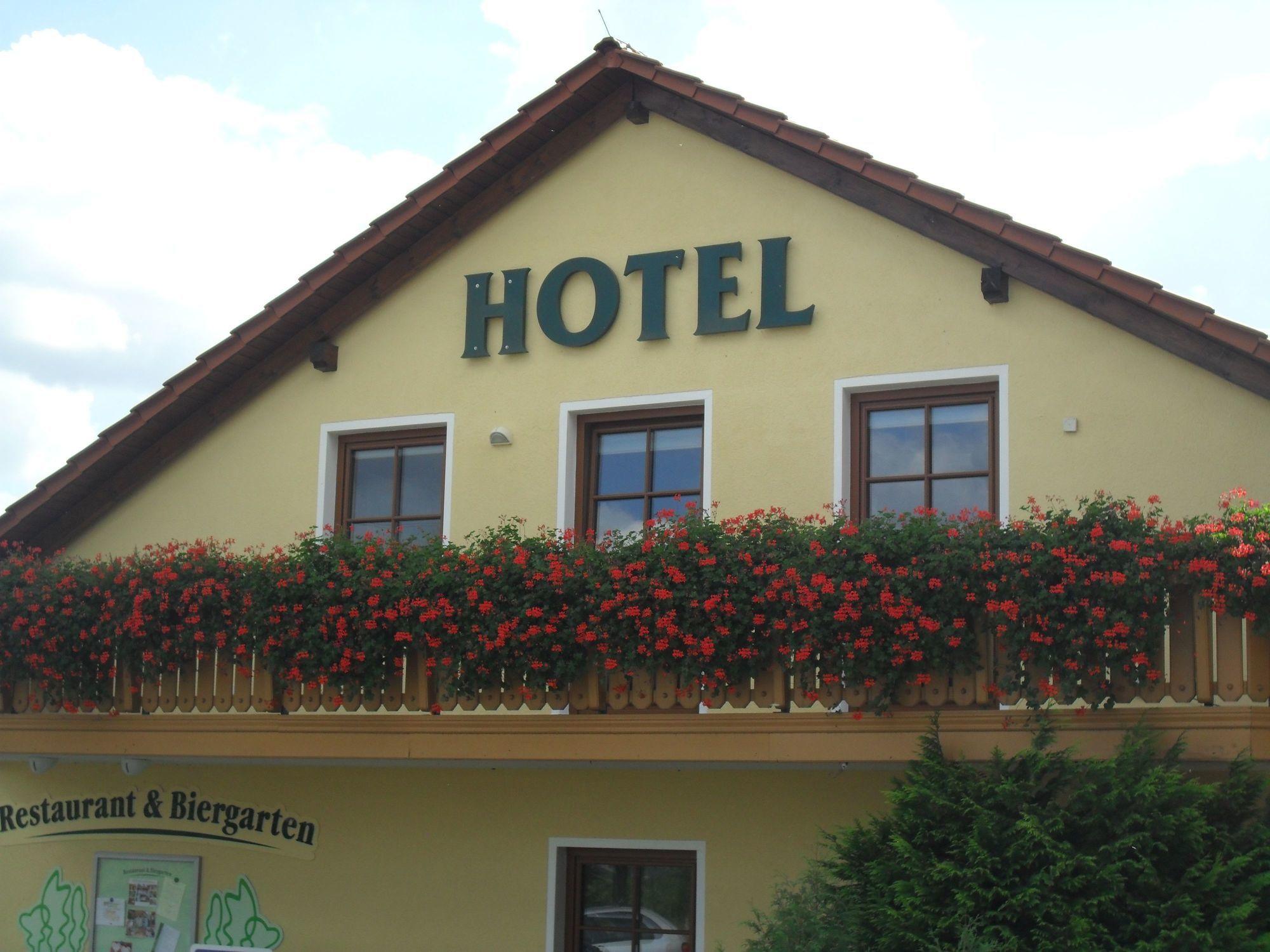 Landhotel Dresden Exterior photo