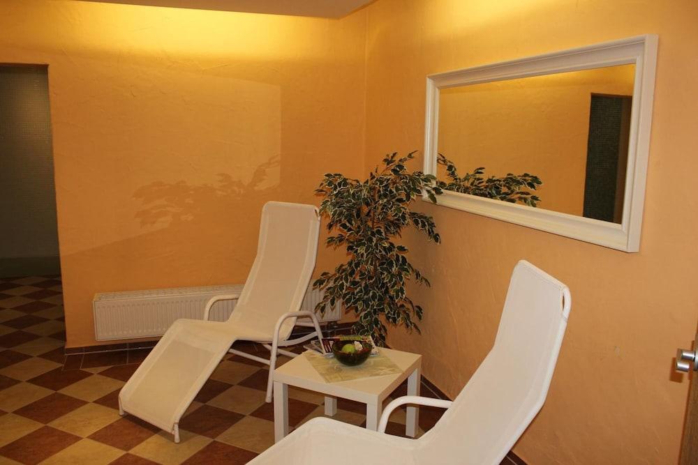 Landhotel Dresden Exterior photo