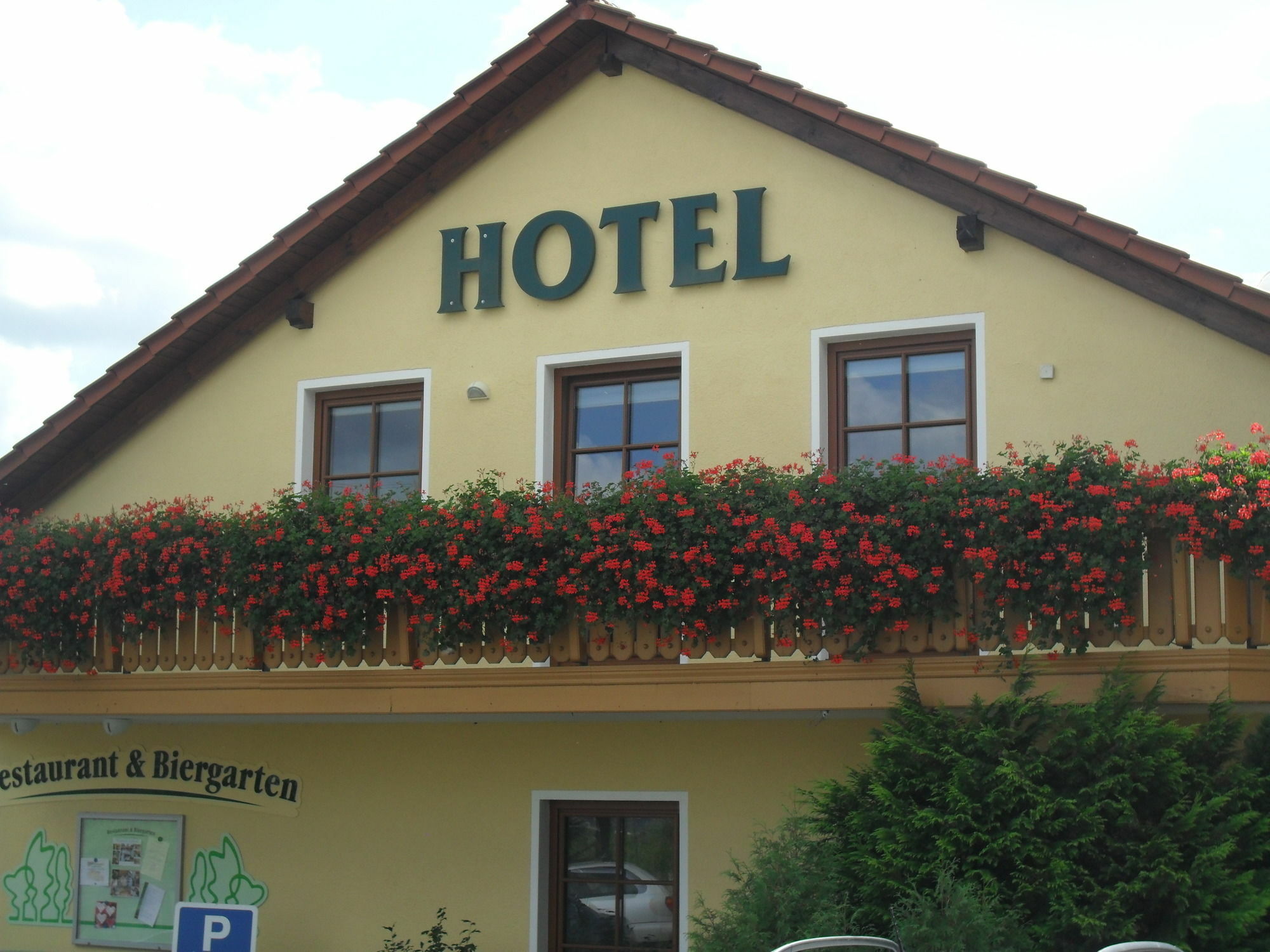 Landhotel Dresden Exterior photo